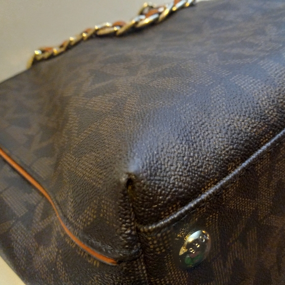 NWT Michael Kors Harper Large  Signature PVC Tote - Brown - Picture 15 of 15